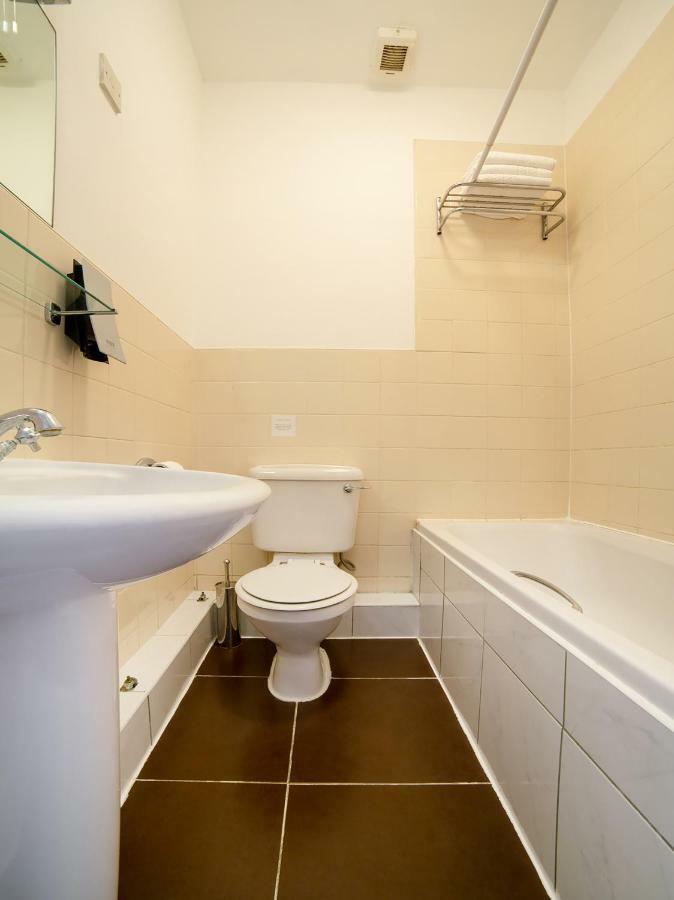 Oyo London Luton Hotell Luton  Exteriör bild